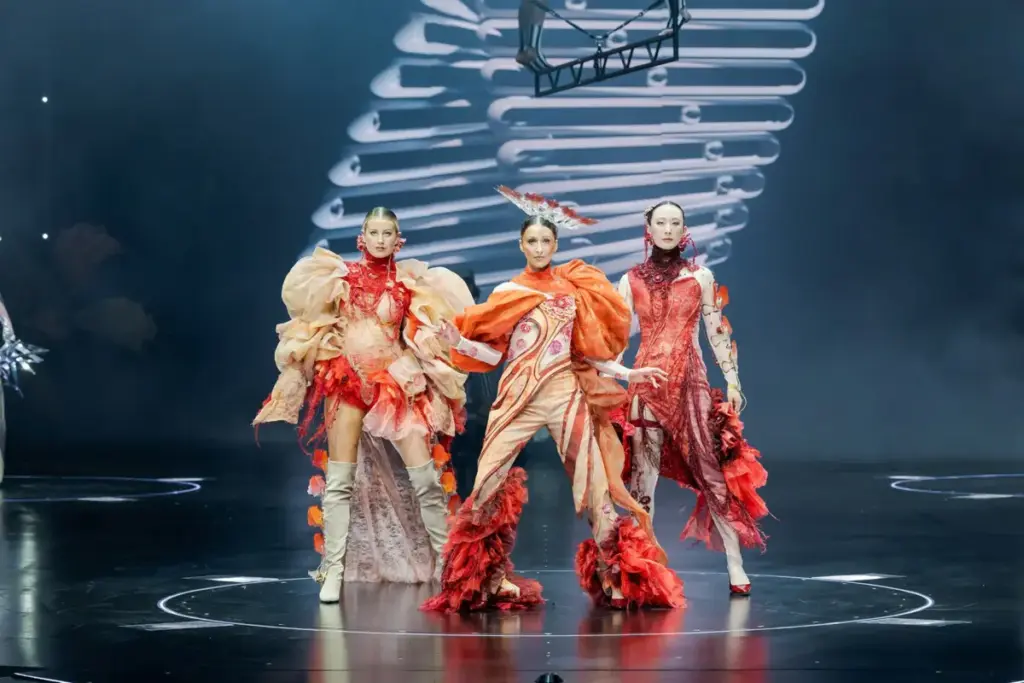 art-in-motion-how-the-world-of-wearableart-redefines-sculpture-stage-and-spectatorship