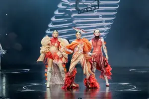 art-in-motion-how-the-world-of-wearableart-redefines-sculpture-stage-and-spectatorship