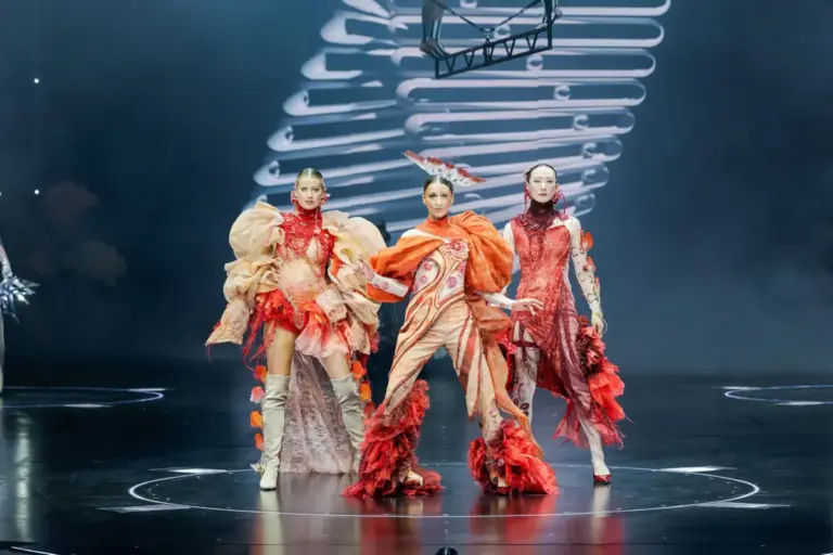 art-in-motion-how-the-world-of-wearableart-redefines-sculpture-stage-and-spectatorship