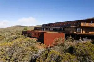 building-on-volcanic-ground-architectures-response-to-volcanic-landscapes
