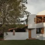casa-amona-a-harmonious-dialogue-between-urban-living-and-natural-landscape-in-san-cristobal-de-las-casas
