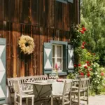 elevating-the-entryway-how-botanical-wreaths-are-shaping-modern-autumn-home-decor
