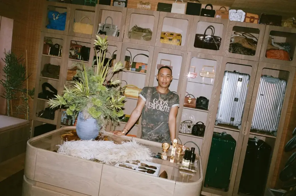inside-designer-brandon-blackwoods-glamorous-family-built-brooklyn-townhouse