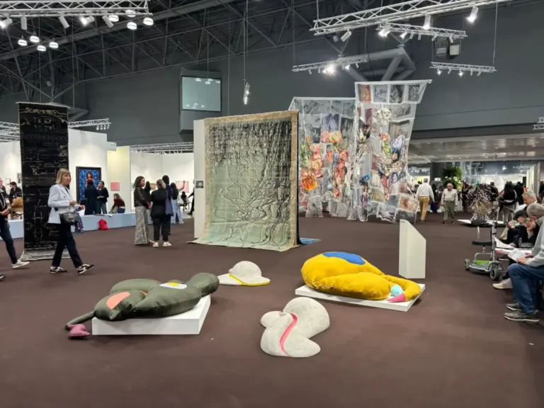 inside-the-armory-show-wealthy-collectors-unfazed-by-global-turmoil-and-inflation