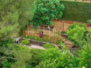 luxury-real-estate-redefined-los-angeles-estate-hits-the-market-for-13-75-million-with-its-own-private-urban-farm