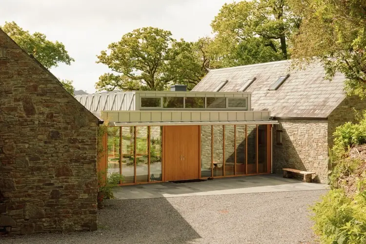 schemata-architects-unveils-linden-house-and-the-regeneration-of-the-dromgariff-rainforest