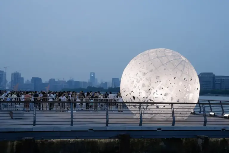 shisuo-design-office-unveils-the-full-moon-public-art-installation-at-shanghais-power-station-of-art-for-the-mid-autumn-festival