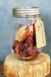 the-art-of-mixology-moves-home-24-diy-cocktail-kits-and-ideas-redefine-entertaining