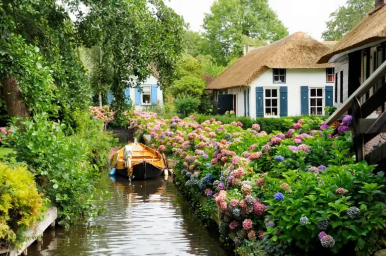 these-thatched-roof-villages-are-among-the-most-beautiful-in-the-world