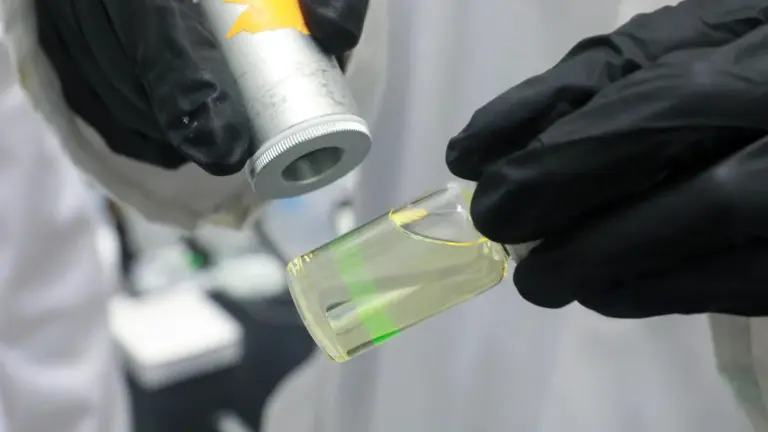 university-of-toronto-engineers-develop-ultra-bright-nanoparticles-capable-of-detecting-trace-chemicals-and-distinguishing-identical-molecules